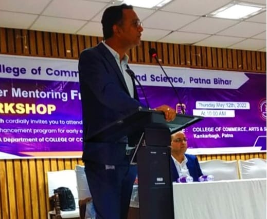 स्किल से ही जीवन में आएगी समृद्धि: सीए हिमांशु कुमार