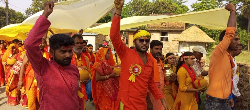शिव प्राण प्रतिष्ठा को लेकर भव्य कलश यात्रा निकाली गई