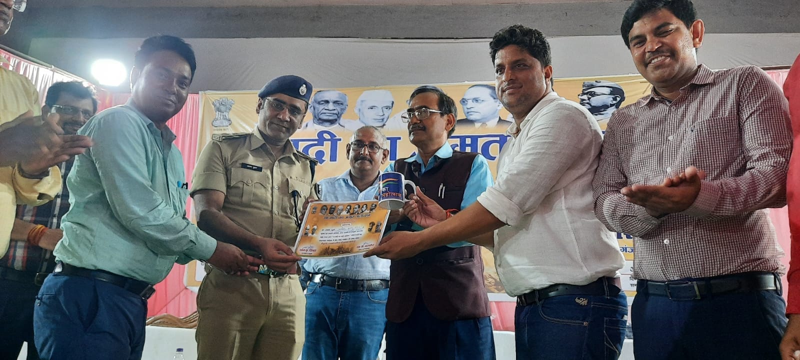 गोपालगंज में तीन दिवसीय फोटो प्रदर्शनी का रंगारंग और मनमोहक सांस्कृतिक कार्यक्रमों के साथ हुआ समापन