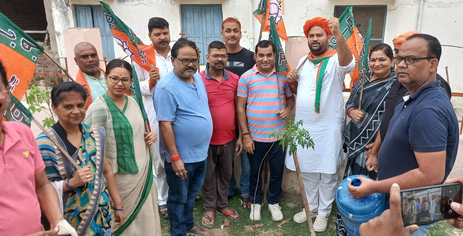 भाजपा ने नगर के गांधी मैदान में वृक्षारोपण कर समाज को दिया संदेश –राहुल तिवारी