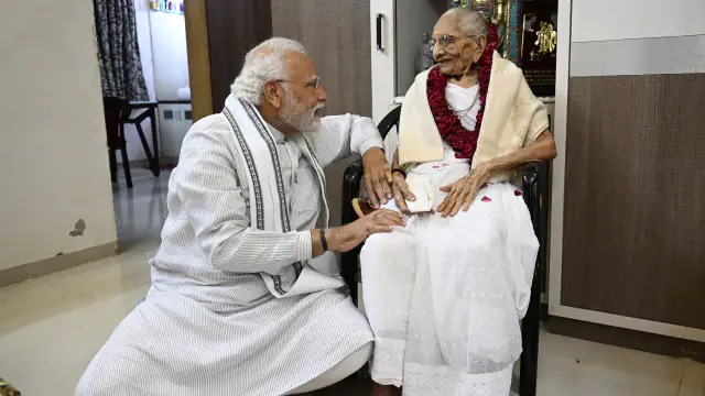 प्रधानमंत्री नरेंद्र मोदी ने माँ को लिखा 100वें जन्मदिन पर खास पत्र.