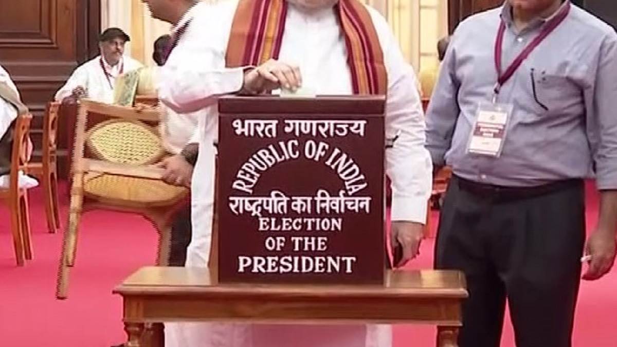राष्ट्रपति व उपराष्ट्रपति चुनाव में नहीं होता EVMs का इस्तेमाल,क्यों?