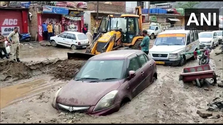 अमरनाथ में बादल फटने से क्यों मची तबाही,आखिर बादल क्यों फटता है?