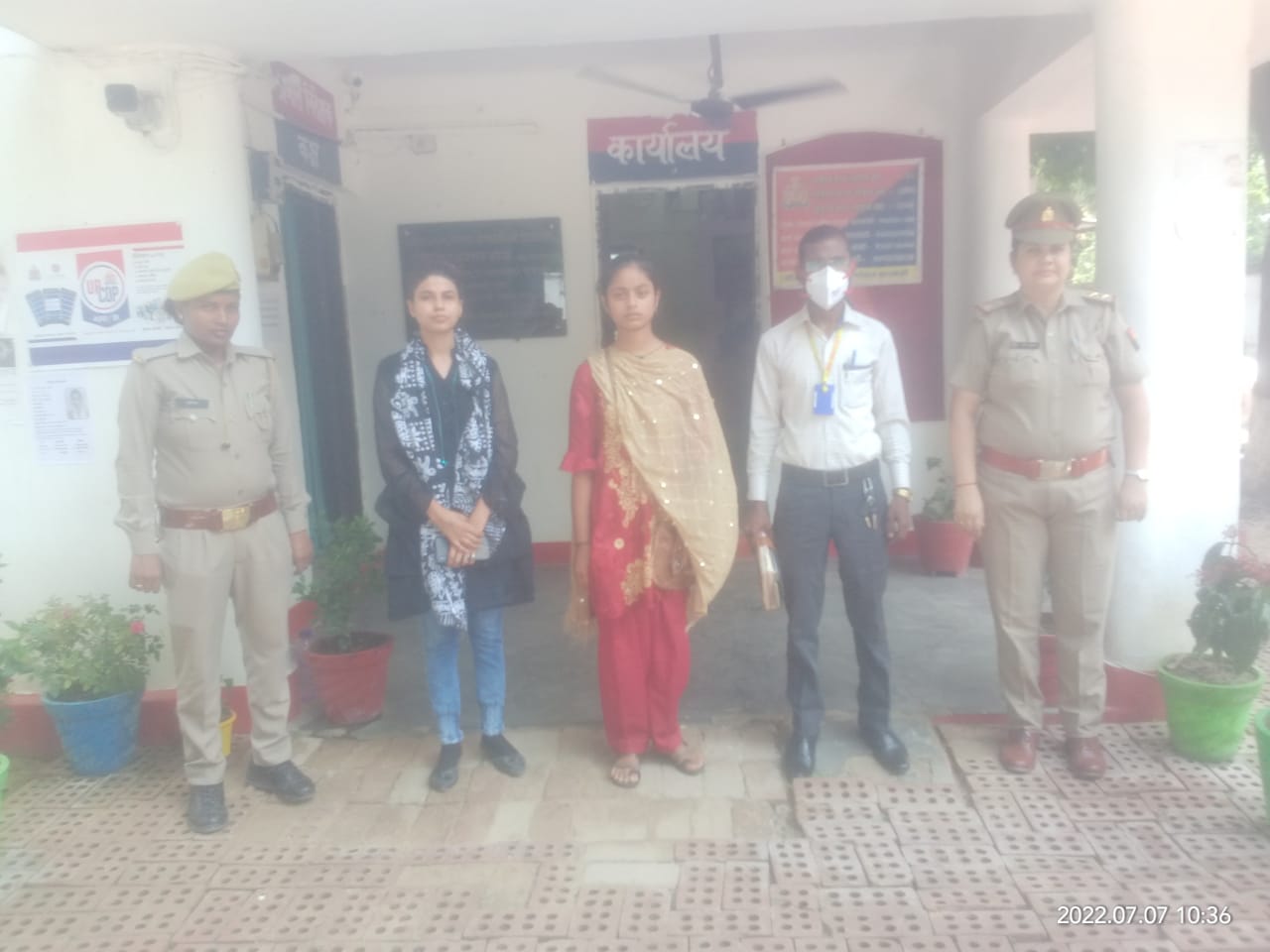 बालिका को पुलिस टीम ने बरामद कर चाइल्ड लाइन को किया सुपुर्द