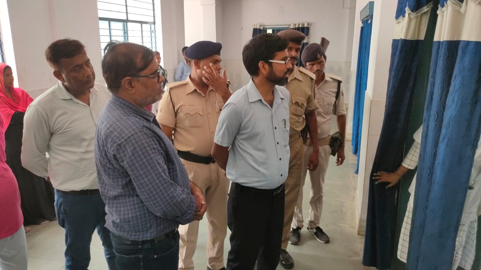मशरक में पाकिस्तानी मूल के व्यक्ति का नाम मतदाता सूची में जोड़ने को लेकर बीएलओ से शो कॉज