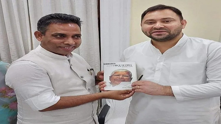 तेजस्वी यादव से मिले भाजपा विधायक ललन पासवान,क्यों?