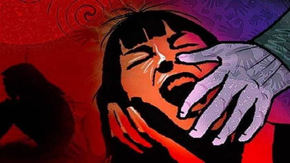 बिहार में लड़की के कपड़े उतरवाए,न्यूड फोटो खींची