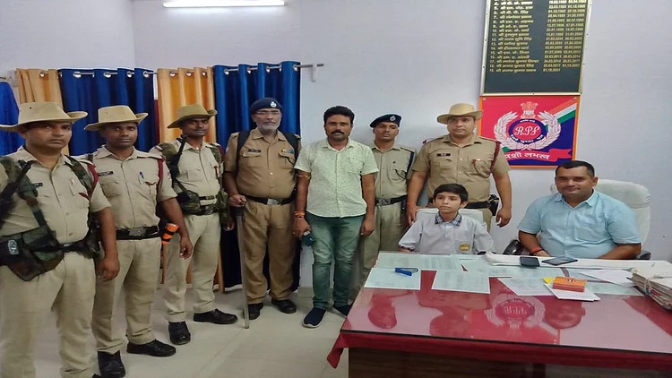सीवान में RPF ने काठगोदाम एक्सप्रेस से बच्चे को किया बरामद