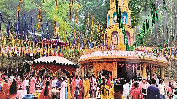 बिहार में नर देवी मंदिर में शाम ढलने के बाद होते हैं अलौकिक चमत्कार