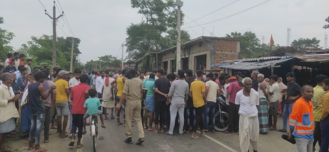 पिकअप के धक्के से बाईक सवार की घटनास्थल पर मौत