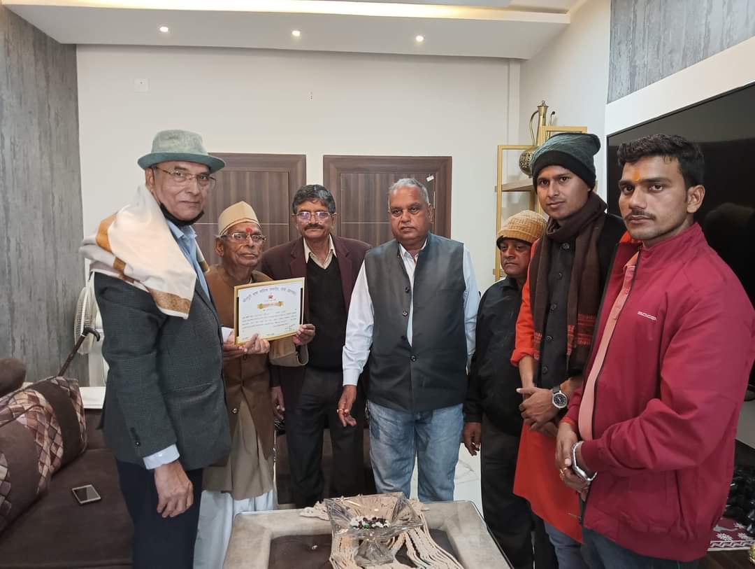 बात बतकही ‘ के तत्वावधान में भोजपुरी साहित्यकारों की मासिक बैठक