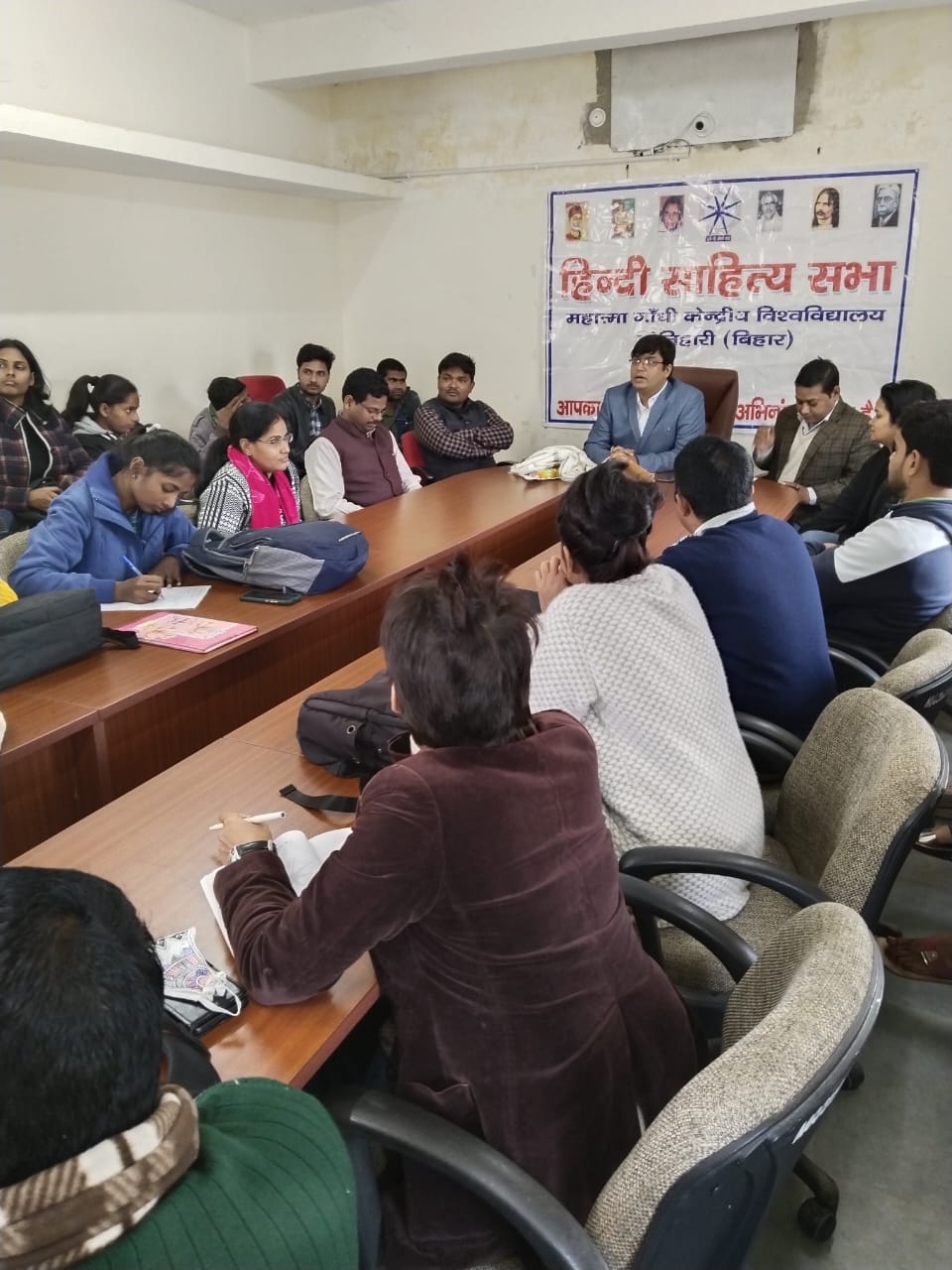 विचारधारा हमारी संवेदना से निर्मित होती है- डॉ. अमरेंद्र मणि त्रिपाठी