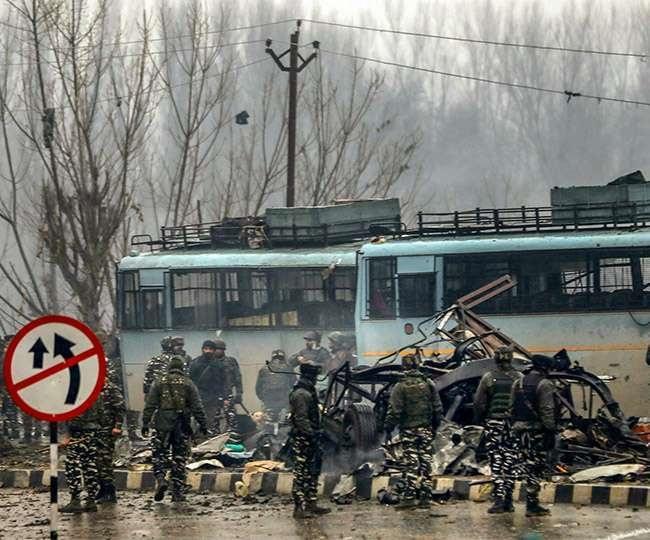 देश के पुलवामा हमले के वीरों को याद कर रहा है- पीएम