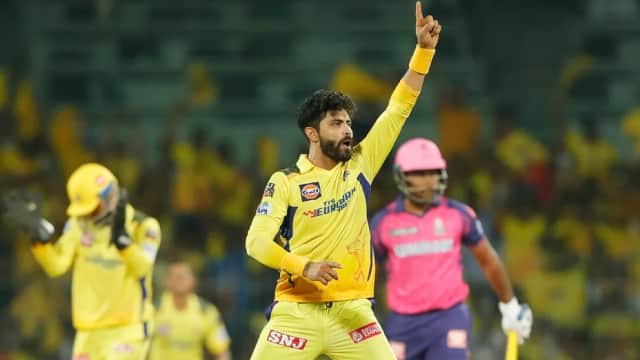 Ravindra Jadeja Completes 200 wickets in T20 cricket during CSK vs RR IPL 2023 Match at chepauk stadium Chennai Hindustan Hindi News