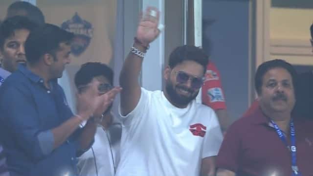 Rishabh Pant Seen During Delhi Capitals vs Gujarat Titans IPL 2023 Match DC vs GT Viral Video Hindustan Hindi News