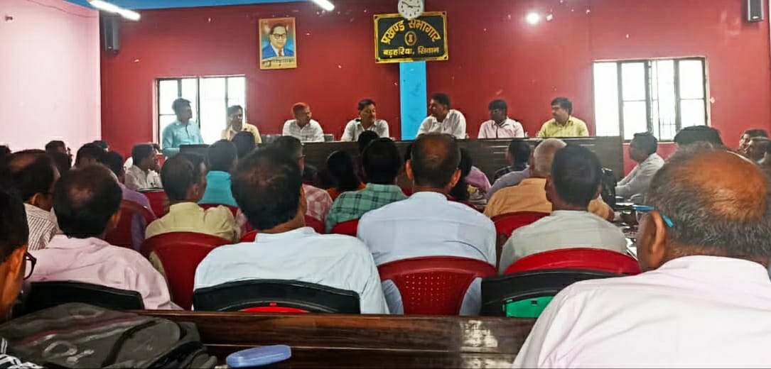 जाति आधारित गणना को लेकर डीडीसी ने की पर्यवेक्षकों के साथ समीक्षात्मक बैठक