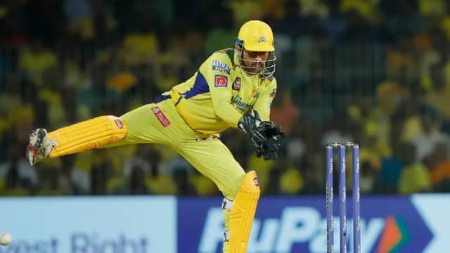 MS Dhoni says I can be a very annoying captain because I shift the fielder one or two feet here and there every time Hindustan Hindi News