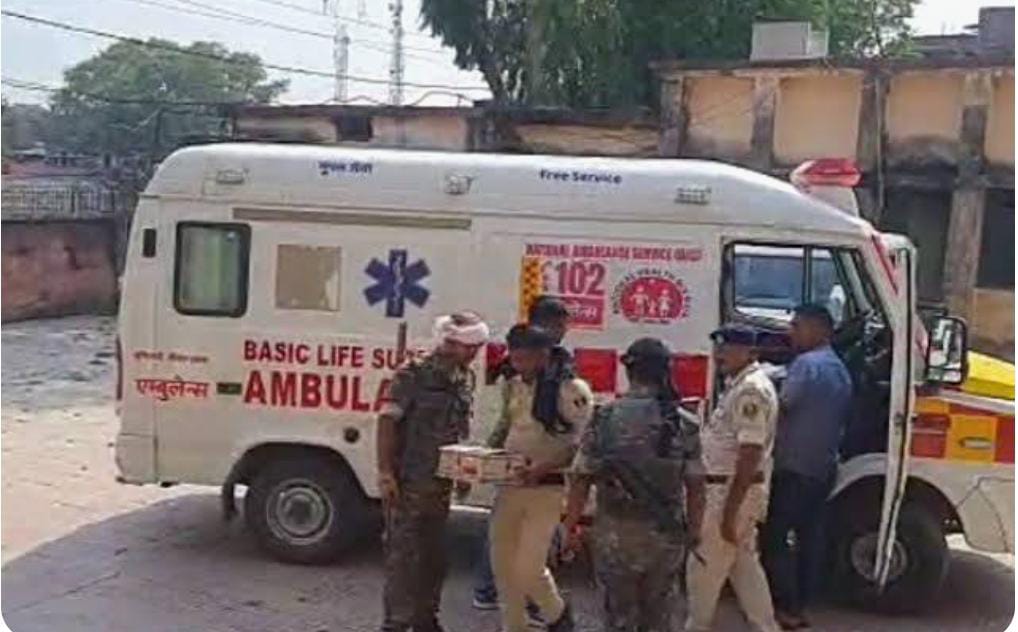 बक्सर में सरकारी एंबुलेंस में मिली शराब की खेप