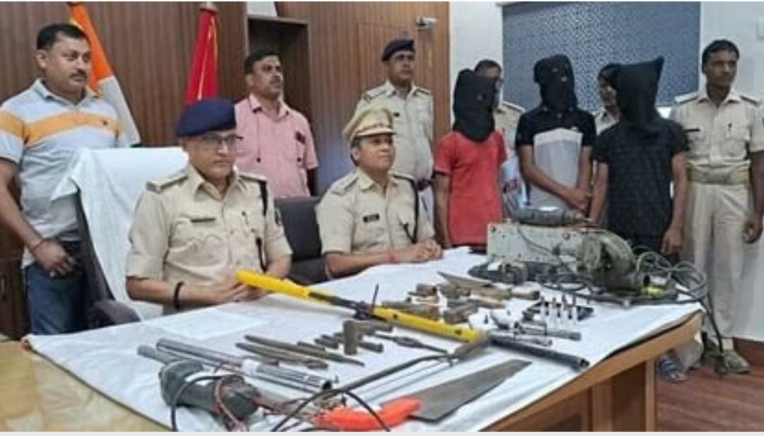 सीतामढ़ी में अवैध मिनी गन फैक्ट्री का खुलासा, दो लोग गिरफ्तार, तलाशी में ये सामान जब्त