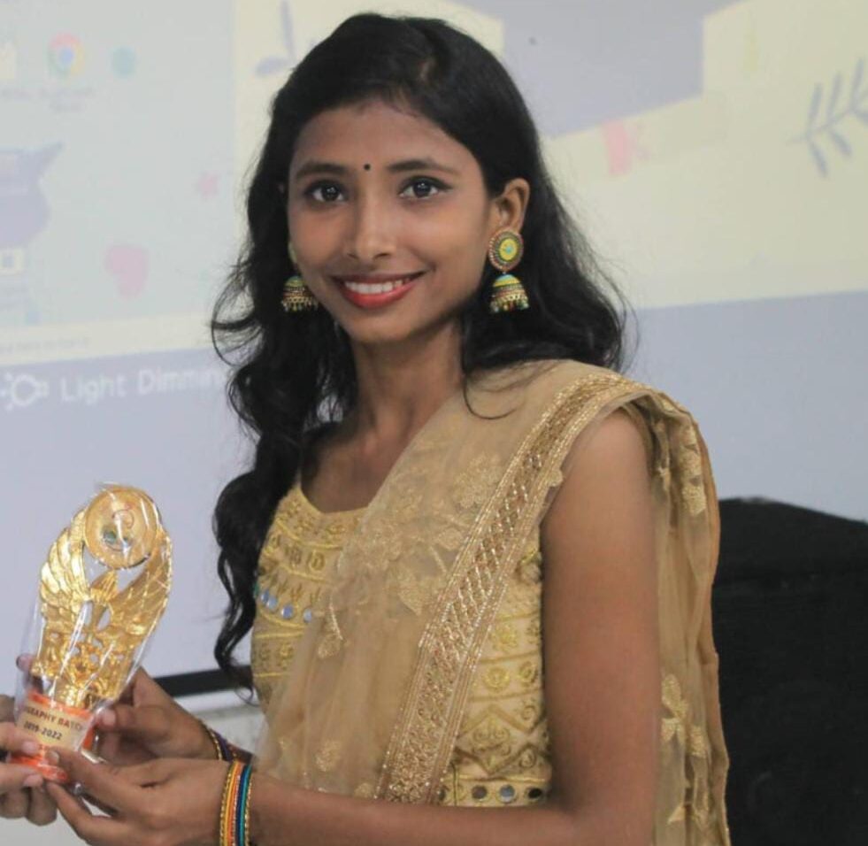 सीवान की अनन्या सृष्टि ने प्रथम प्रयास में ही जेआरएफ एण्ड असिस्टेंट प्रोफ़ेसर की परीक्षा उत्तीर्ण किया