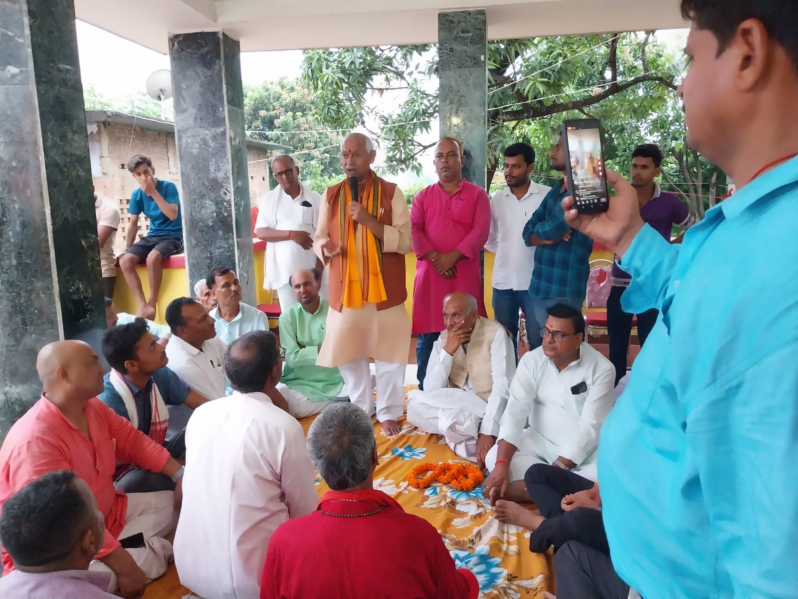 महाराजगंज भाजपा सांसद ने गंगौली गांव में लगाया ग्रामीण चौपाल