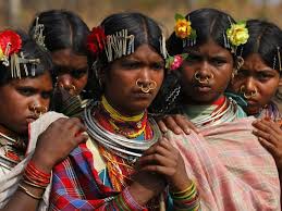 भारत के जनजातीय समाज को सशक्त बनाने के तरीके क्या है?