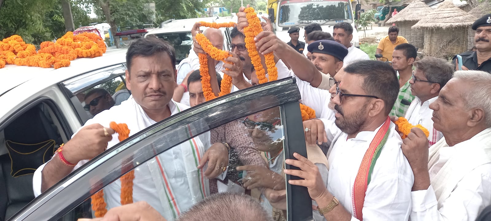 अमनौर में कांग्रेस प्रदेश अध्यक्ष डॉक्टर अखिलेश प्रसाद सिंह का हुआ भव्य स्वागत