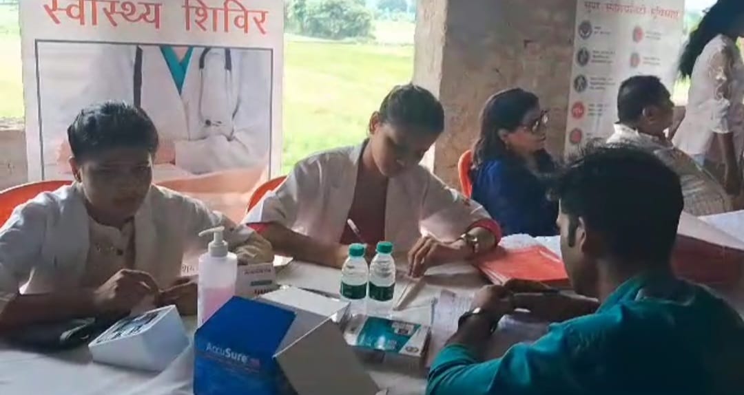 मेदान्ता अस्पताल पटना एवं सिवान आई एम ए के सौजन्य से रानी लक्ष्मीबाई स्पोर्ट्स एकेडमी पर लगा स्वास्थ्य जाँच शिविर