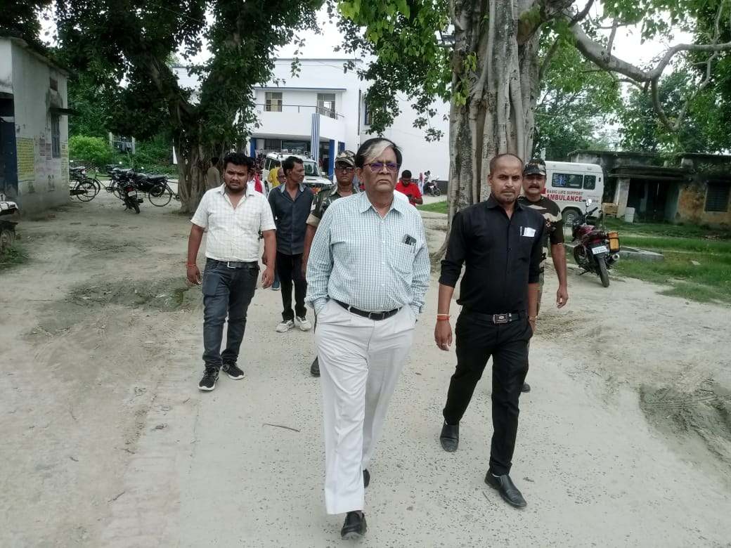 सिविल सर्जन ने सामुदायिक स्वास्थ्य केन्द्र का औचक निरीक्षण किया