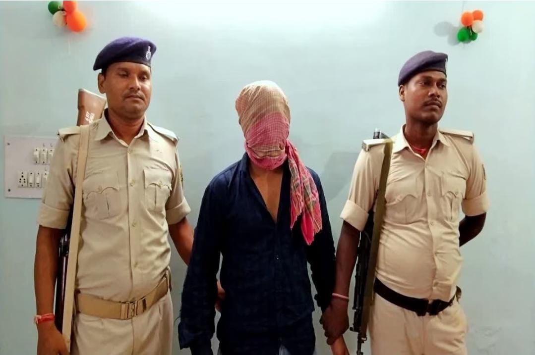 ऑटोमेटिक पिस्टल के साथ अपराधी गिरफ्तार, बड़ी घटना को अंजाम देने के फिराक में था