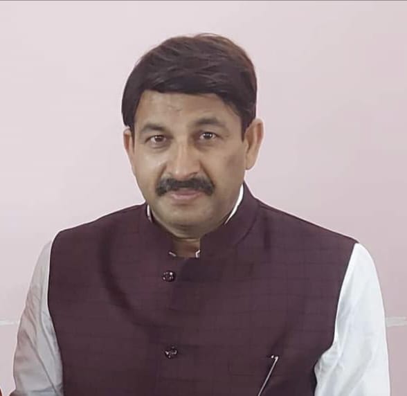 पूर्वी दिल्ली सांसद मनोज तिवारी ने बड़कागांव पंचायत को दिया दस लाख रुपया