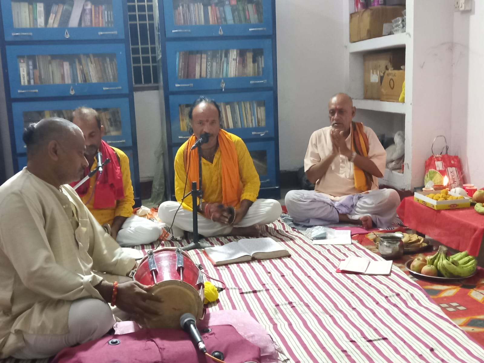 रघुबीर सिंह पुस्तकालय सह वाचनालय परिसर बंगरा महाराजगंज में संगीतमय सुंदरकांड का हुआ गायन
