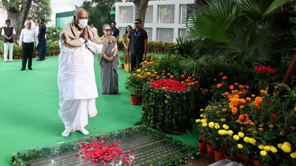 इंदिरा गांधी की भारत के निर्माण में थी अहम भूमिका- मल्लिकार्जुन खरगे