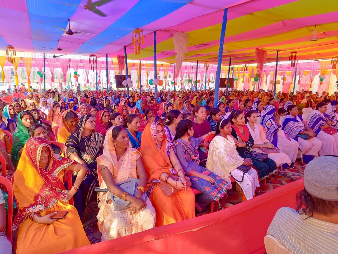 दरौली प्रखंड परिसर में जनसंवाद कार्यक्रम का हुआ आयोजन