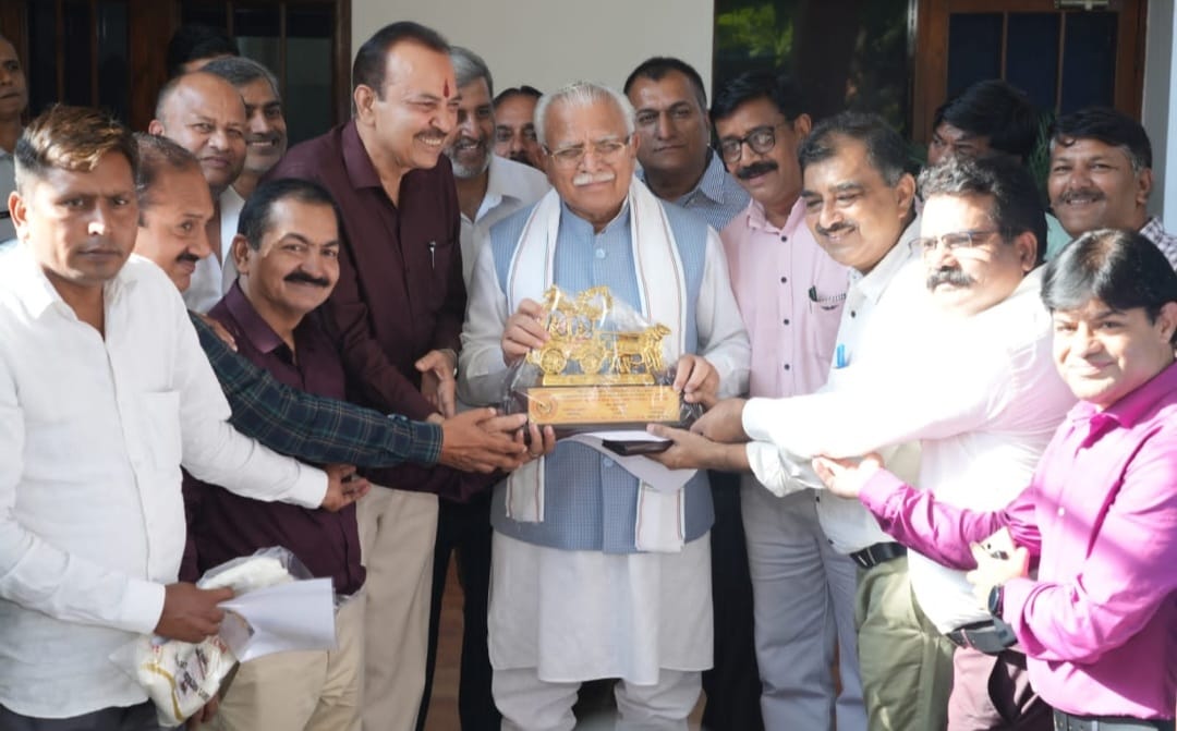 मीडिया वेलबीइंग एसोसिएशन ने मुख्यमंत्री आवास पर पहुंच मुख्यमंत्री का किया अभिवादन।