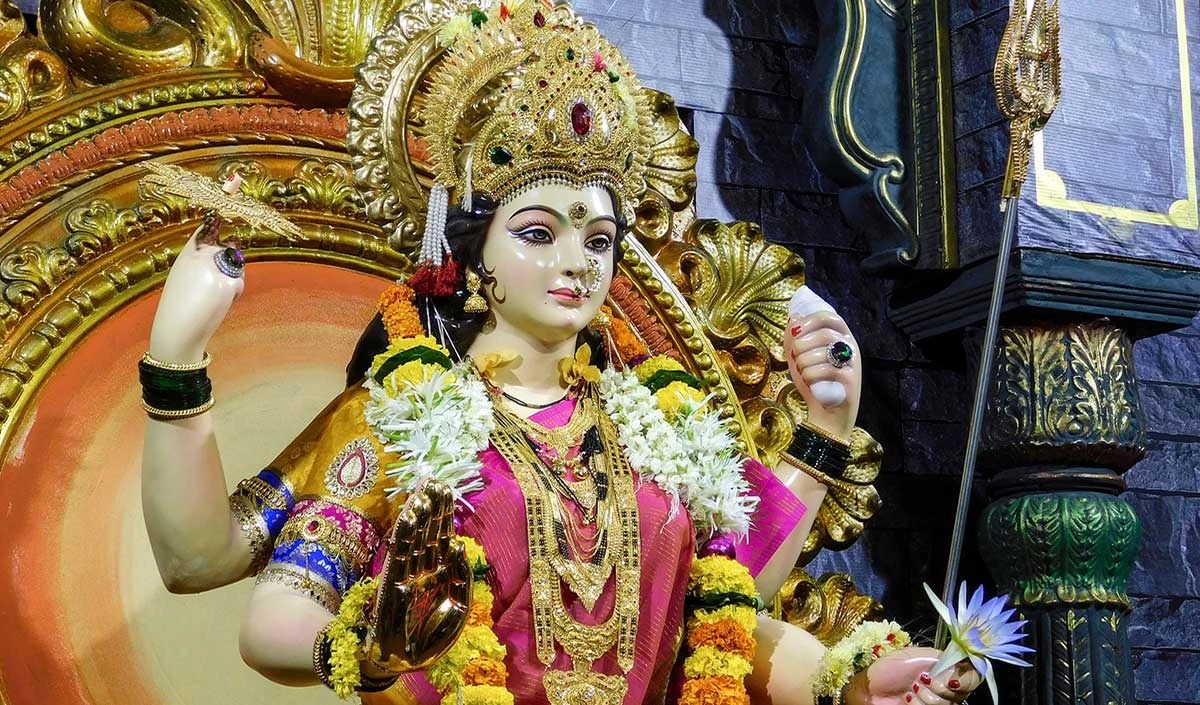 नवरात्रि का पर्व एक वर्ष में चार बार क्यों मनाया जाता है?