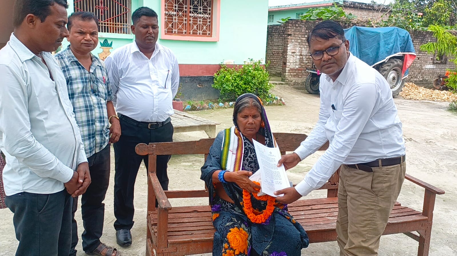 पानापुर की खबरें : वृद्धजन दिवस पर सम्मानित हुए बुजुर्ग मतदाता