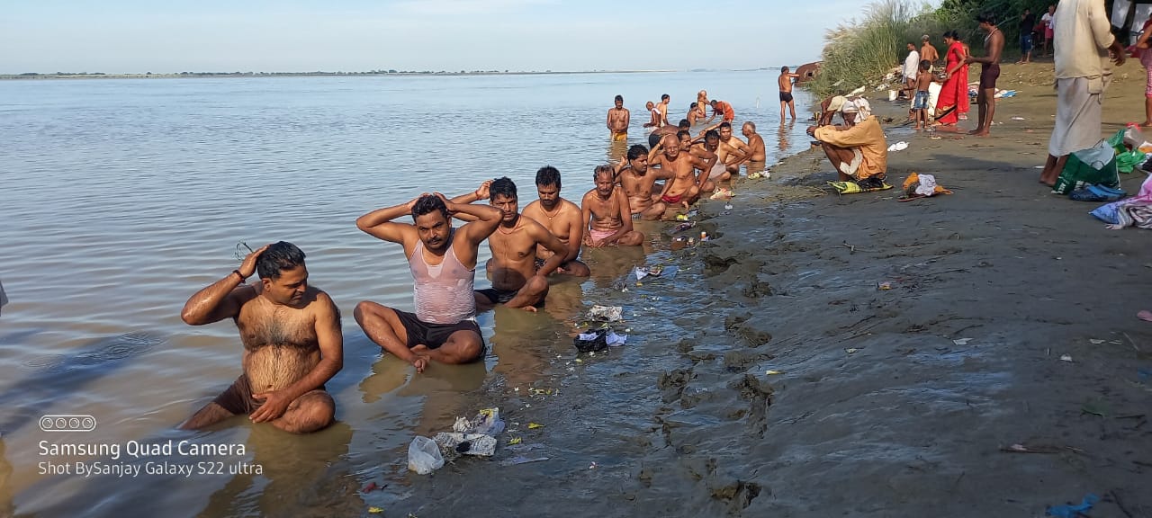 पितृपक्ष में मोक्षदायिनी सरयूनदी के दरौली का पंच मंदिरा घाट बना, गया का फाल्गु नदी