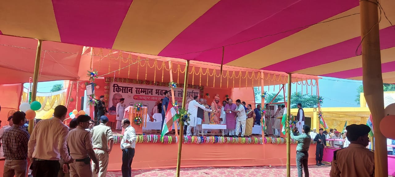 राज्यपाल ने जलालपुर हरपुर शिवालय पर निर्मित किसान सम्मान भवन का किया लोकार्पण