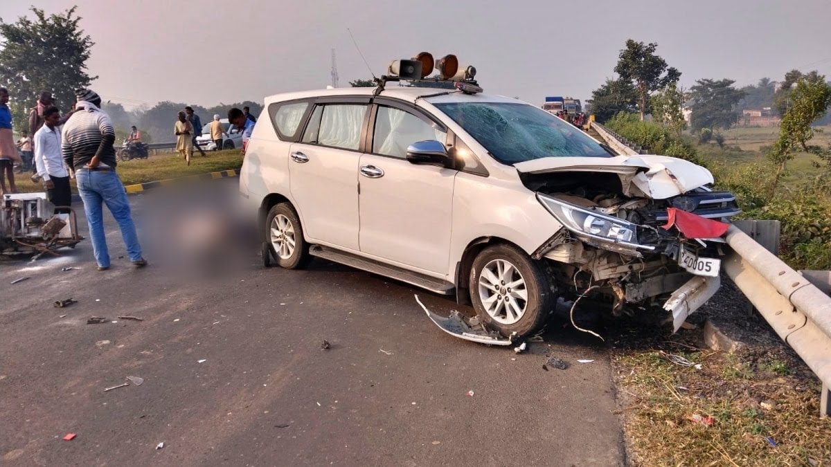 बिहार के मधेपुरा DM के गाड़ी से हुआ बड़ा सड़क हादसा, तीन लोगों की मौत