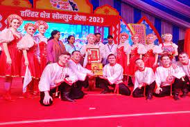 सोनपुर मेला में रूस के कलाकारों ने लोक नृत्य से बांधा समा