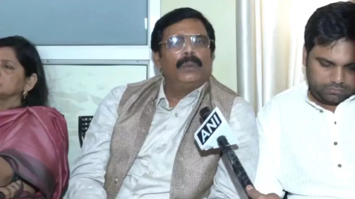 नेता आनंद मोहन का पासपोर्ट जब्त व पुलिस स्टेशन में हाजिरी लगाने का आदेश- सुप्रीम कोर्ट