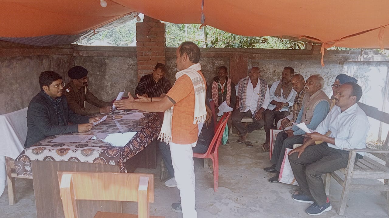 सिसवन की खबरें : सिसवन थाना में आयोजित जनता दरबार में चार मामलों का निपटारा