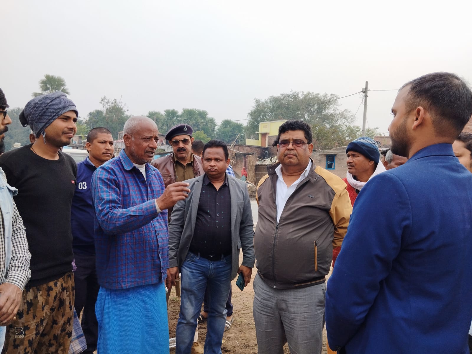 मांझी की खबरें : अतिक्रमण हटवाने गयी टीम ग्रामीणों के विरोध के कारण बैरंग वापस लौटा
