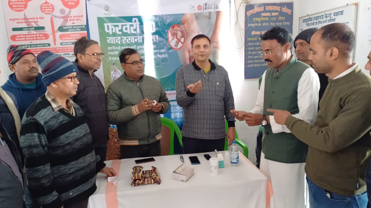 फाइलेरिया उन्मूलन अभियान का दवा खाकर और खिलाकर हुई शुरुआत