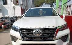 बिहार के गोपालगंज में फॉर्च्यूनर से मिले 9.91 लाख कैश