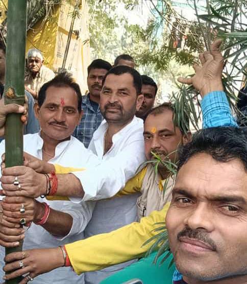 मशरक के गोढ़ना शिव मंदिर में रूद्र महा यज्ञ को ध्वजारोहण