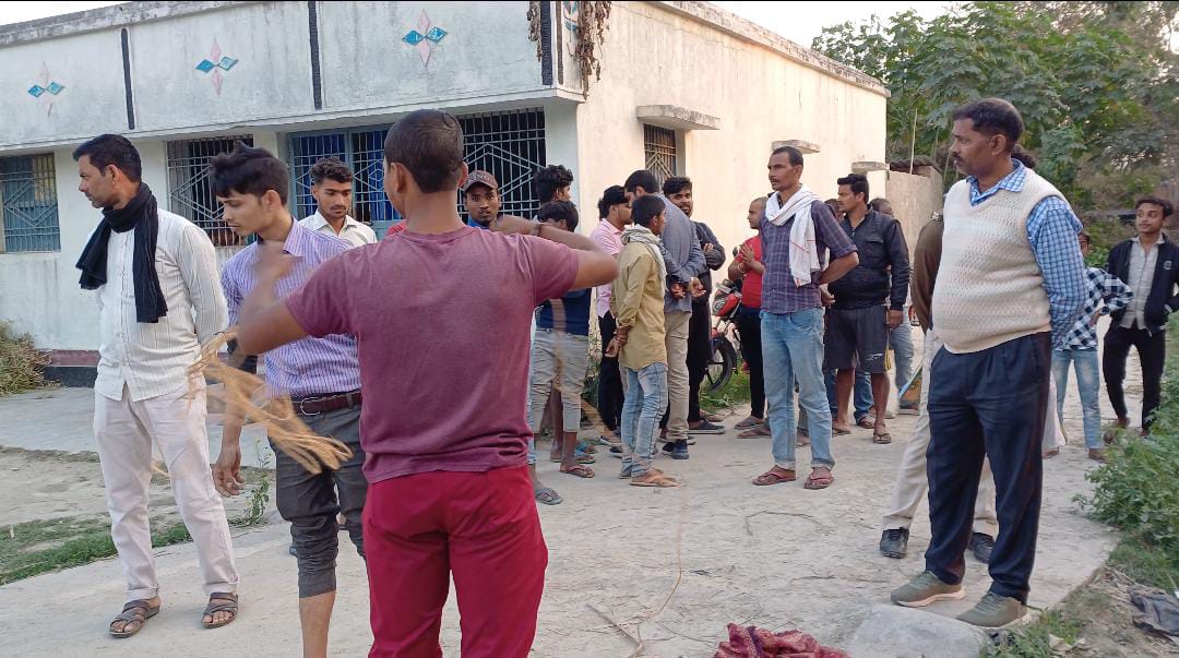 मशरक के शिवरी में कुएं से युवक का शव बरामद, पुलिस जांच में जुटी