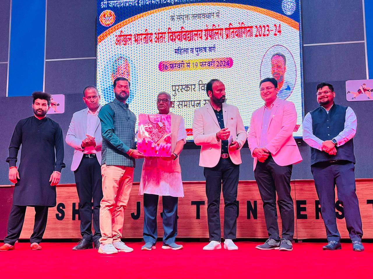 सीवान के मनीष तिवारी को मिला राष्ट्रीय निर्णायक सम्मान