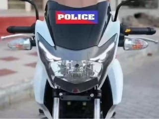 बाइक पर पुलिस लिखकर घूमता था शख्स, झाड़ता था रौब, DSP ने रोका तो दिया ऐसा जवाब